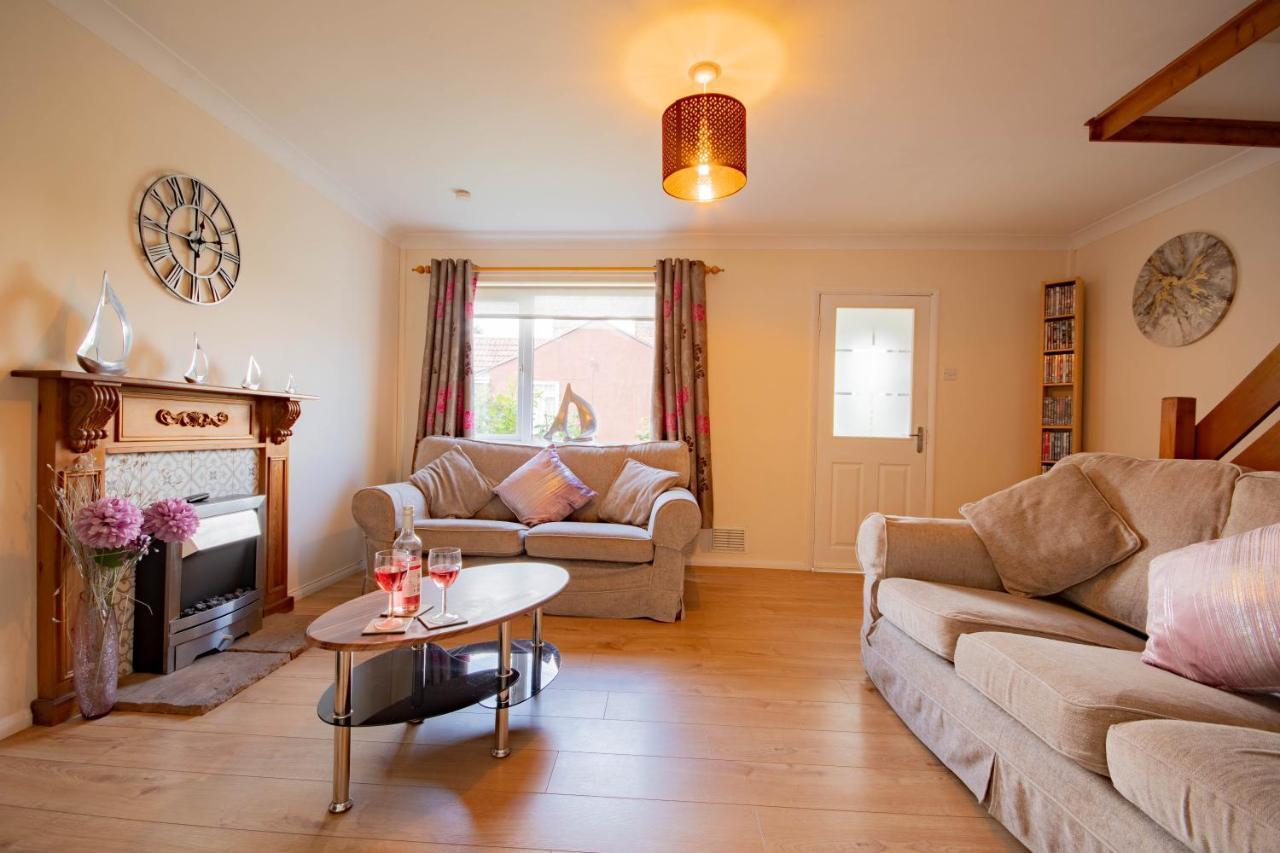 3-Bedroom House With Garden, Conservatory, In Centre Of Worcester Exterior photo