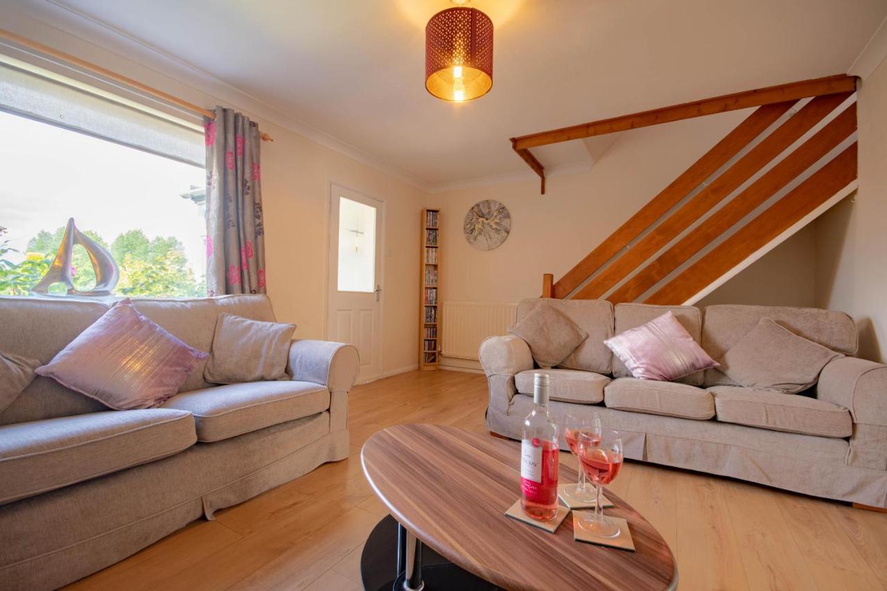 3-Bedroom House With Garden, Conservatory, In Centre Of Worcester Exterior photo